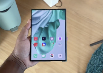 ชมเครื่องจริง OPPO X 2021 สมาร์ทโฟนจอยืดได้ ด้วยการม้วนหน้าจอเก็บไว้อย่างน่าทึ่ง