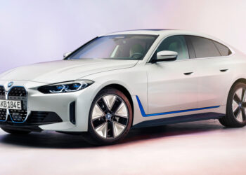 BMW i4 รถซีดานระบบไฟฟ้า 100% คันแรกของค่ายใบพัดสีฟ้า มาพร้อมขุมพลัง 530 แรงม้า