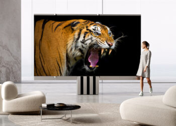 C SEED เปิดตัว M1 ทีวี Micro LED ขนาด 165 นิ้วแบบพับได้เครื่องแรกของโลก