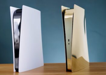 ชมคลิปนำเครื่อง PlayStation 5 มาเปลี่ยนชิ้นส่วนใหม่เป็นสีทองสุดหรู