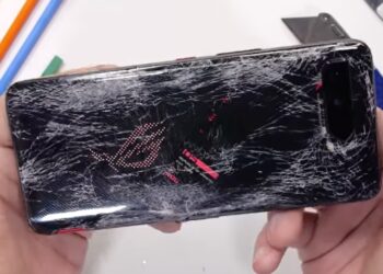 ASUS ROG Phone 5 ไม่ผ่านการทดสอบความทนทานของ JerryRigEverything หักได้ด้วยมือเปล่า