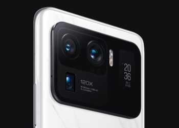 Xiaomi Mi 11 Ultra ใช้จอแสดงผลของ Mi Band 5 มาเป็นจอแสดงผลรอง ที่ติดตั้งไว้ด้านหลัง