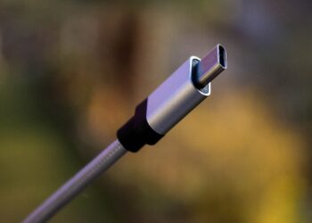 เปิดตัว USB-C 2.1 มาตราฐานใหม่รองรับกำลังไฟสูงถึง 240W  เพื่อรองรับเกมมิ่งแล็ปท็อป จอ 4K