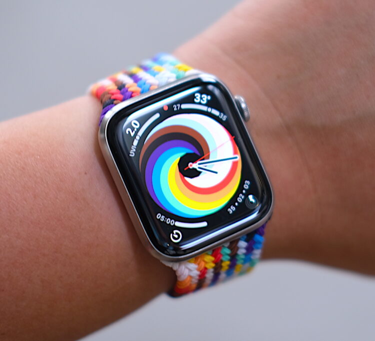 Pride Edition Braided Solo Loop Apple Watch band review comes with a