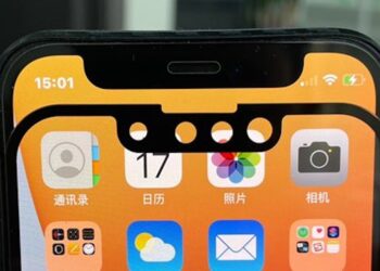 iPhone 13 ใช้ชิป Face ID ที่มีขนาดเล็กกว่า iPhone 12 ถึง 2 เท่า ทำให้รอยบากเล็กลง