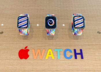 สาย Apple Watch รุ่น Pride Edition ปี 2021 มีวางจำหน่ายแล้วที่ Apple Store บางสาขา