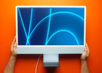 ชมคลิป!! แกะกล่อง iMac รุ่น 24 นิ้ว ที่มาพร้อมชิป M1 จากสื่อนอกหลายแห่ง