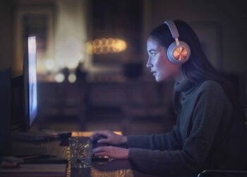 Bang & Olufsen ประกาศเปิดตัว Beoplay Portal หูฟังไร้สายสำหรับการเล่นเกมรุ่นแรกของแบรนด์ ราคา 23,900 บาท