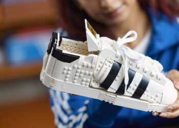 adidas Originals x LEGO เปิดตัวรองเท้าผ้าใบระดับตำนานรุ่นซุปเปอร์สตาร์ พร้อมเลโก้คอลเล็กชันพิเศษ วางจำหน่าย 1 กรกฎาคมนี้