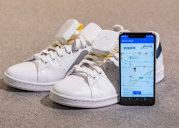 Honda สร้างระบบนำทาง GPS สำหรับใส่ไว้ในรองเท้า เรียกว่า Ashirase