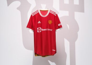 adidas เปิดตัวเสื้อแข่งขันเหย้าของแมนเชสเตอร์ ยูไนเต็ด ประจำฤดูกาล 2021/22 ผสมผสานกลิ่นอายสุดคลาสสิกเข้ากับการออกแบบยุคใหม่
