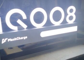 iQOO 8 ถูกลือว่าจะรองรับเทคโนโลยีชาร์จเร็ว 160W ใช้ชิป Snapdragon 888 Plus