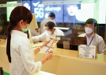 AIS พร้อมต้อนรับลูกค้าที่ AIS Shop ด้วยมาตรฐานสุขอนามัยที่ปลอดภัยมั่นใจได้สูงสุด ตามมาตรฐาน ก.สาธารณสุข ทั้งสถานที่ และ การตรวจคัดกรองพนักงาน