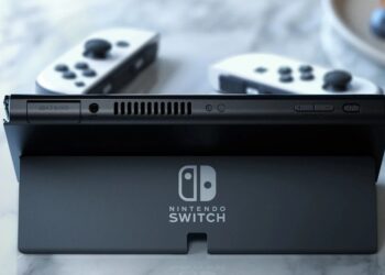 Nintendo Switch OLED model ถูกแกะกล่องให้ชมแล้ว พบมีการย้ายช่องเสียบการ์ด Micro SD ไปไว้ด้านข้าง