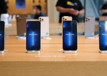 พาไปชม iPhone 13 เครื่องจริงทุกรุ่นทุกสี พร้อมบรรยากาศวางจำหน่ายวันแรกในประเทศไทย