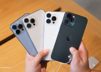 พาไปชม iPhone 13 เครื่องจริงทุกรุ่นทุกสี พร้อมบรรยากาศวางจำหน่ายวันแรกในประเทศไทย