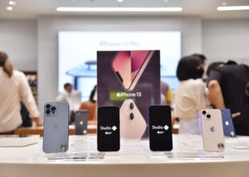 COM7 เผยกระแสตอบรับ iPhone13 ยอดจองสูงสุดเป็นประวัติการณ์ รับโค้งสุดท้ายของปีไฮซีซั่น ตลาดเทคโนโลยีหนุนแผนโต 20%