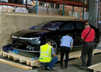 ภาพหลุด Foxtron รถไฟฟ้าคันแรกจาก Foxconn เตรียมเปิดตัวในเร็วๆ นี้ และมีแผนผลิตในไทยปี 2023