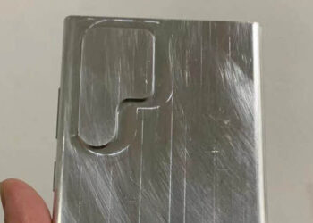 ภาพหลุดเครื่องดัมมี่ของ Samsung Galaxy S22 Ultra เผยให้เห็นดีไซน์กล้องหลังรูปตัว P