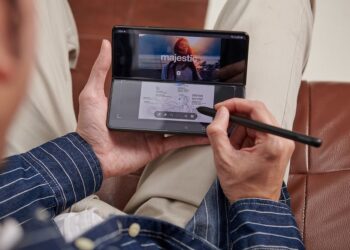 ชีวิตเปลี่ยนไปเมื่อใช้ Samsung Galaxy Z Fold3 5G ค้นพบ 5 สุดยอดฟีเจอร์ที่จะมาทำให้ชีวิตมีประสิทธิภาพมากขึ้น