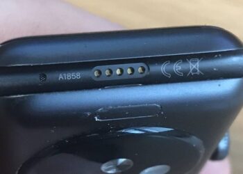 Apple Watch Series 7 ไม่มี Diagnostic Port จึงเป็นไปได้ที่จะรองรับการถ่ายโอนข้อมูลแบบไร้สาย