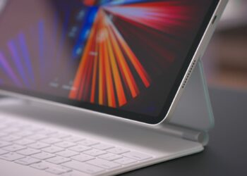 Mark Gurman เชื่อว่า Apple จะไม่เปิดตัว iPad Pro, iMac ที่ใหญ่ขึ้นในเดือนพฤศจิกายนนี้ แต่จะตามมาอีกมากมายในปี 2022