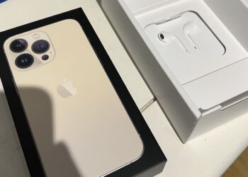 iPhone 13 EarPods ฝรั่งเศส