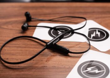 Beats เปิดตัว Beats Flex หูฟังรุ่นพิเศษที่ออกแบบร่วมกับ Hiroshi Fujiwara