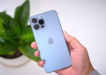 ผู้ใช้งาน iPhone 12 และ iPhone 13 ที่ติดตั้ง iOS 15 บางราย พบปัญหาการเชื่อมต่อ Bluetooth กับรถยนต์ Toyota เพื่อใช้แฮนด์ฟรี