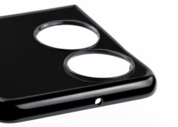 สมาร์ทโฟนจอพับได้ HUAWEI Mate V ถูกเผยดีไซน์ผ่านภาพหลุดเคส