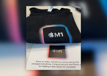 ของแรร์!! Apple ฉลองครบรอบ 1 ปี ชิป M1 ทำเสื้อยืดลายพิเศษให้กับทีมวิศวกร