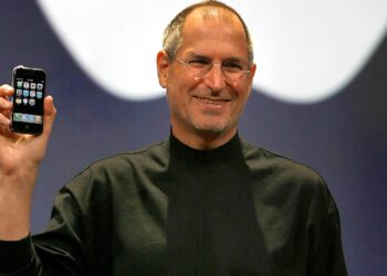 ครบรอบ 17 ปี Steve Jobs เปิดตัว iPhone อย่างเป็นทางการ