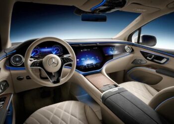 Mercedes เผยดีไซน์ภายใน EQS SUV รุ่นปี 2023 มาพร้อมจอไฮเปอร์สกรีน ขนาดใหญ่ 56 นิ้ว