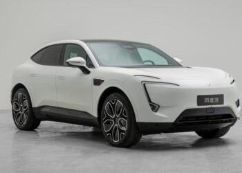 HUAWEI พัฒนาเทคโนโลยีชาร์จรถยนต์ไฟฟ้า EV ใช้เวลาแค่ 5 นาที วิ่งได้ไกล 200 กิโลเมตร อาจพร้อมใช้งานในปี 2025