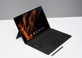 พลิกโฉมประสบการณ์การใช้แท็บเล็ต กับหน้าจอที่ใหญ่กว่าด้วย Samsung Galaxy Tab S8 Ultra พร้อมให้เป็นเจ้าของแล้ววันนี้!