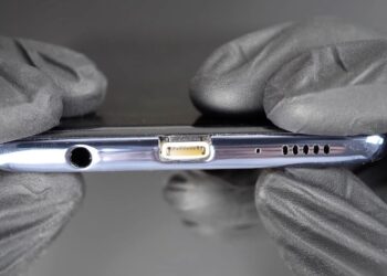 วิศวกร เผยเบื้องหลังการเปลี่ยนพอร์ต USB-C เป็น Lightning ให้กับ Samsung Galaxy A51 (ชมคลิป!!)