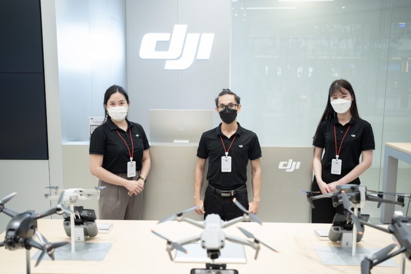 เปิดตัว DJI Experience Store สาขาฟิวเจอร์พาร์ค รังสิต บนพื้นที่กว่า 100 ตารางเมตร ซึ่งเป็นร้านจัดจำหน่ายผลิตภัณฑ์ DJI อย่างเป็นทางการแห่งที่ 2 ในประเทศไทย
