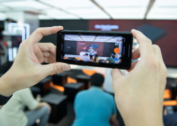 AIS 5G ร่วมมือ OnePlus จัดเอ็กคลูซีฟเวิร์คชอปถ่ายภาพจากมืออาชีพด้วยสุดยอดเรือธง OnePlus 10 Pro 5G