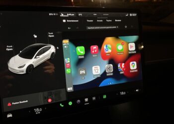 Apple CarPlay สำหรับรถยนต์ Tesla พร้อมให้ดาวน์โหลดแล้ว แต่ไม่ได้ง่ายอย่างที่คิด