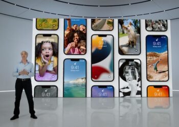 iOS 16 เปิดตัวทางการ มาพร้อม Lock Screen รูปแบบใหม่