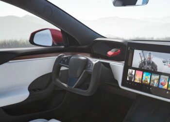 Tesla มีแผนปรับปรุงคุณภาพเสียงให้รถไฟฟ้า ด้วยการนำ AirPlay ของ Apple มาใช้งาน
