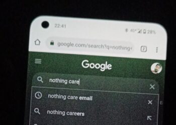 งานเข้า!! ผู้ใช้ Nothing Phone (1) บางราย พบปัญหาจอสีเขียว และ Dead Pixels