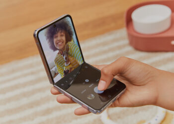 เปิดตัวทางการ!! Samsung Galaxy Z Flip4 สมาร์ทโฟนดีไซน์ฝาพับ สเปกเรือธง ราคาเริ่มต้น 35,900 บาท