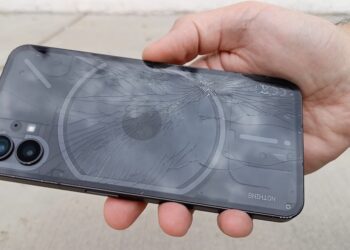 Nothing Phone (1) แข็งแกร่งขนาดไหน? เมื่อต้องถูกทดสอบ Drop Test (ชมคลิป!!)