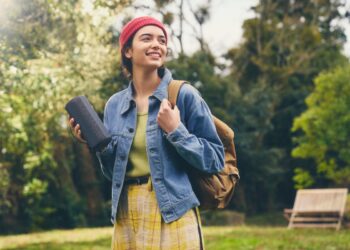 โซนี่ไทย ขยายไลน์ลำโพงไร้สายแบบพกพา 2 รุ่นล่าสุด SRS-XE300 ราคา 7,990 บาท  และ SRS-XE200 ราคา 5,990 บาท