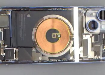 iPhone 14 ถูกตกแต่งฝาหลังใหม่ ให้โปร่งใส มองเห็นฮาร์ดแวร์ภายในอย่างชัดเจน