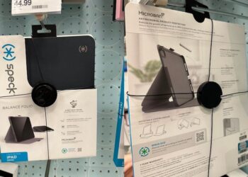 เคสสำหรับ iPad รุ่นที่ 10 มีวางจำหน่ายแล้วบนห้างสรรพสินค้า Target ในสหรัฐอเมริกา