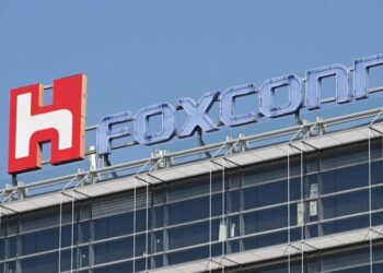 โรงงานใหญ่ที่สุดของ Foxconn อาจลดกำลังการผลิต iPhone ลง 30% ในเดือนหน้า เนื่องจากมาตรการ Lockdown