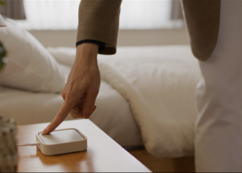 SAMSUNG เปิดตัว SmartThings Station แพลตฟอร์ม Smart Home ที่ใช้งานง่าย สำหรับควบคุมอุปกรณ์อัจฉริยะภายในบ้าน พร้อมที่ชาร์จไฟความเร็วสูง ในราคาเอื้อมถึง 