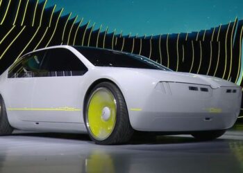 BMW เผยโฉมต้นแบบ i Vision Dee รถไฟฟ้าอัจฉริยะ ที่จะมาเป็นคู่แข่ง Apple Car ในอนาคต